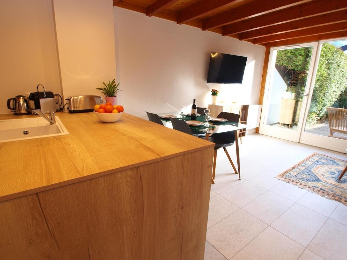 Centre - Sophisticated 2-bedroom Duplex Apartment *
